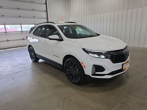 Used 2022 Chevrolet Equinox RS AWD/4WD image 2
