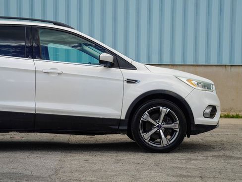Used 2017 Ford Escape SE w/ Equipment Group 201A AWD/4WD image 13