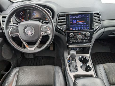 Used 2019 Jeep Grand Cherokee Altitude AWD/4WD image 11