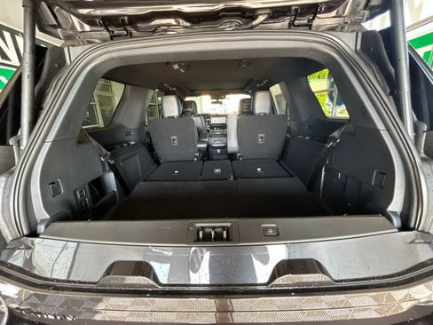 New 2027 Ford Expedition Platinum w/ Stealth Appearance Package AWD/4WD image 12