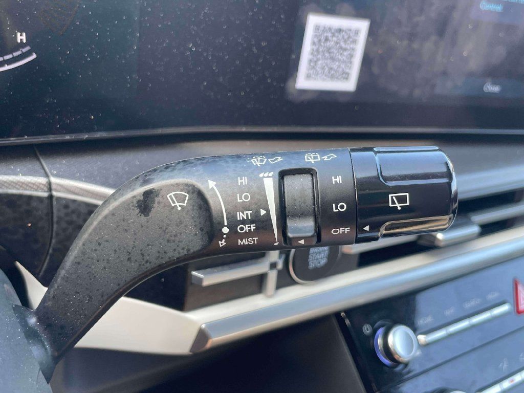 Certified 2025 Hyundai Santa Fe SE AWD/4WD image 24
