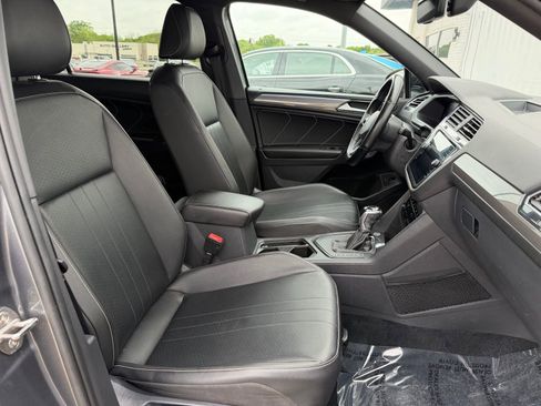Used 2022 Volkswagen Tiguan SE R-Line image 25