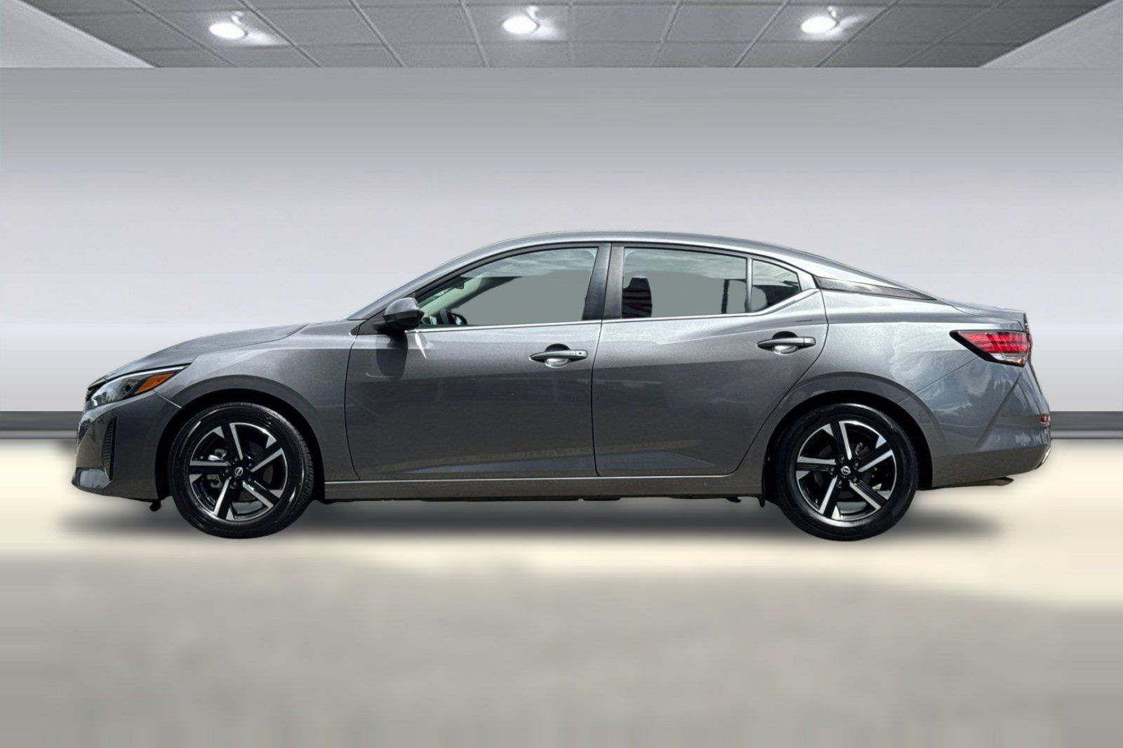Used 2025 Nissan Sentra SV FWD image 2