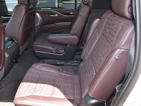 Used 2023 Cadillac Escalade ESV Sport Platinum w/ LPO, ONYX Package AWD/4WD image 11