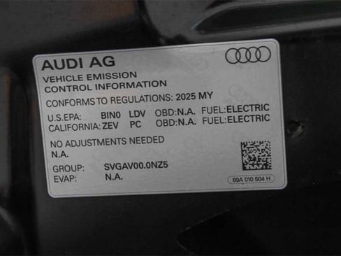 Used 2025 Audi Q4 e-tron Premium Plus w/ Premium Plus image 28