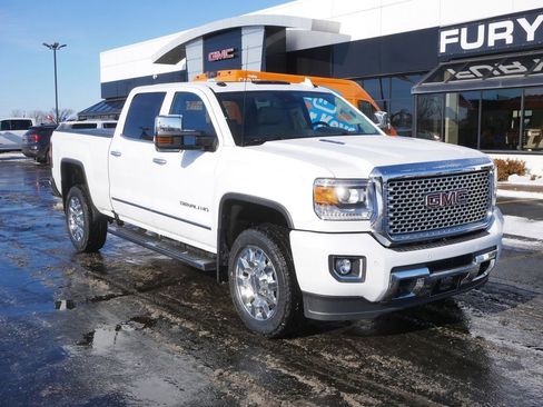 Used 2016 GMC Sierra 2500 Denali w/ Duramax Plus Package image 2