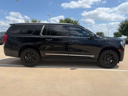 Used 2022 GMC Yukon XL Denali RWD image 10