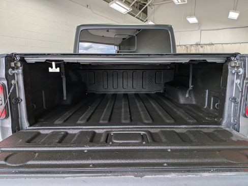 Used 2020 Jeep Gladiator Overland AWD/4WD image 30