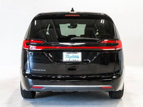 Used 2025 Chrysler Pacifica Select FWD image 30