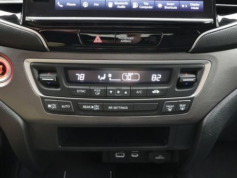 Used 2025 Honda Ridgeline Sport image 24