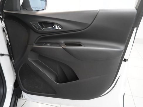Used 2018 Chevrolet Equinox LT FWD image 32