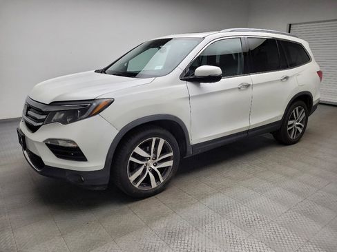 Used 2017 Honda Pilot Touring image 2