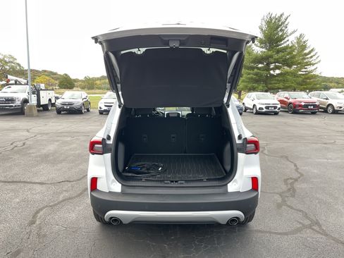 Used 2023 Ford Escape SE w/ PHEV Premium Package image 5