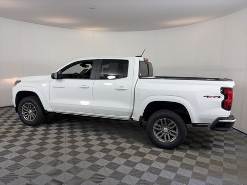 Certified 2024 Chevrolet Colorado LT w/ LT Convenience Package AWD/4WD image 8