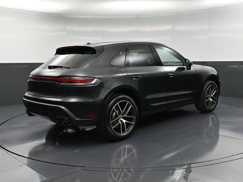 Certified 2026 Porsche Macan AWD/4WD image 8