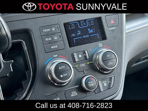 Used 2016 Toyota Sienna LE FWD image 25