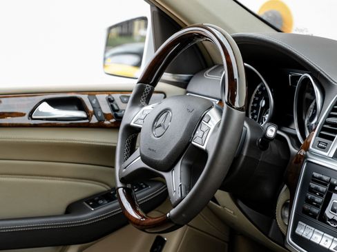 Used 2015 Mercedes-Benz ML 400 4MATIC image 13