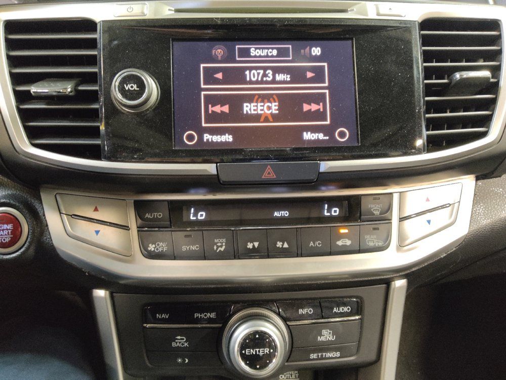 Used 2015 Honda Accord Touring image 25