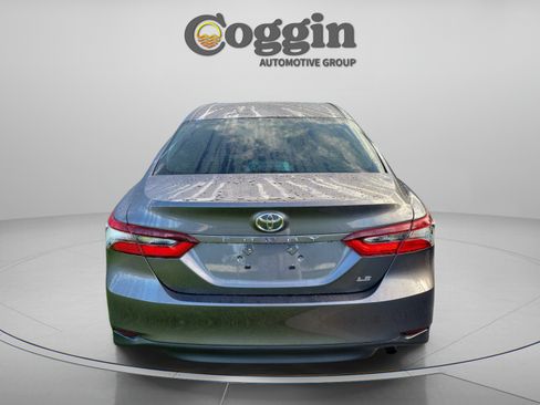 Used 2023 Toyota Camry LE FWD image 4