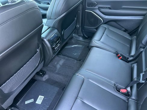 New 2026 Jeep Grand Cherokee L Limited AWD/4WD image 12