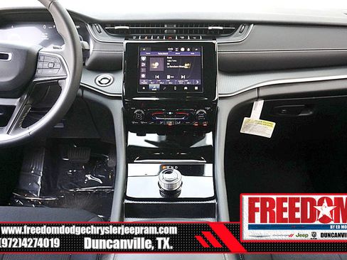 Certified 2025 Jeep Grand Cherokee Laredo image 19