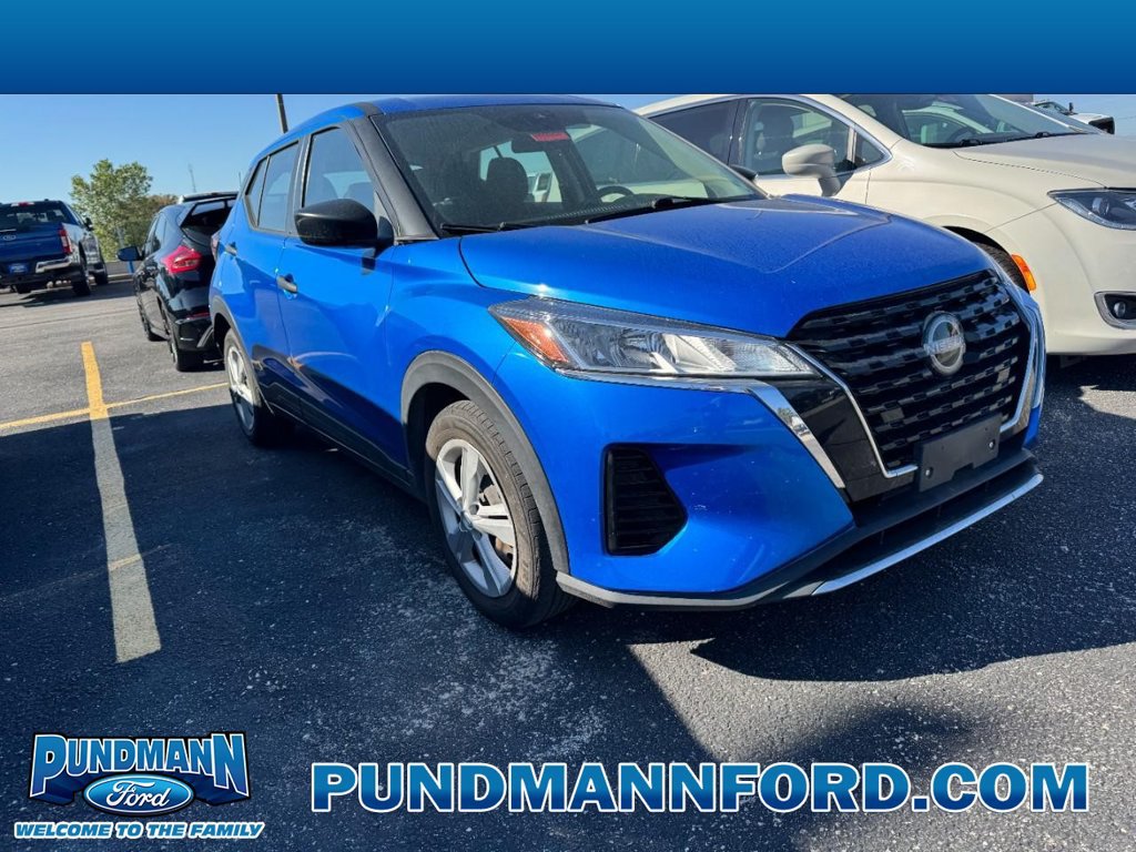 Used 2022 Nissan Kicks S FWD image 1