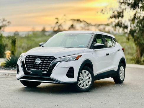 Used 2023 Nissan Kicks S FWD image 1
