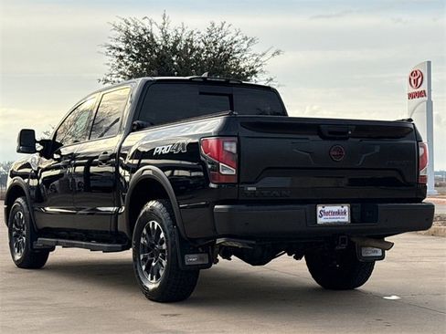 Used 2024 Nissan Titan PRO-4X w/ Pro-4x Convenience Package image 8