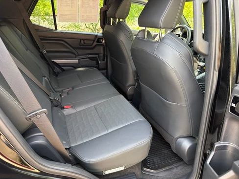 Used 2025 Toyota 4Runner TRD Off-Road Premium AWD/4WD image 28