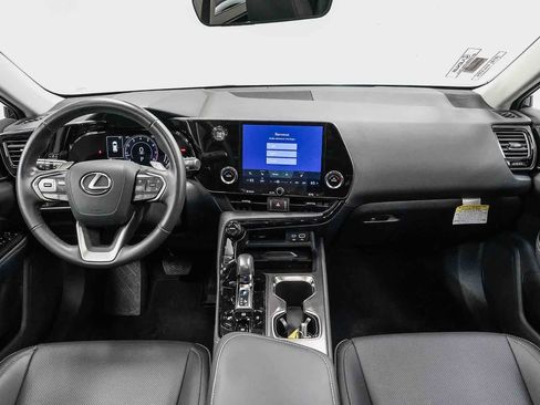 Used 2025 Lexus NX 250 FWD image 12