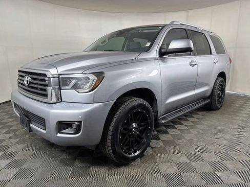 Used 2019 Toyota Sequoia SR5 AWD/4WD image 8
