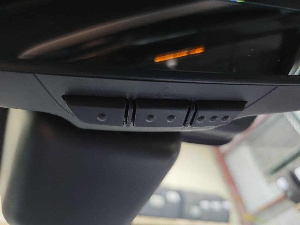 New 2026 Land Rover Range Rover Velar S AWD/4WD image 35