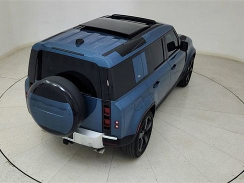 Used 2024 Land Rover Defender 110 SE image 85