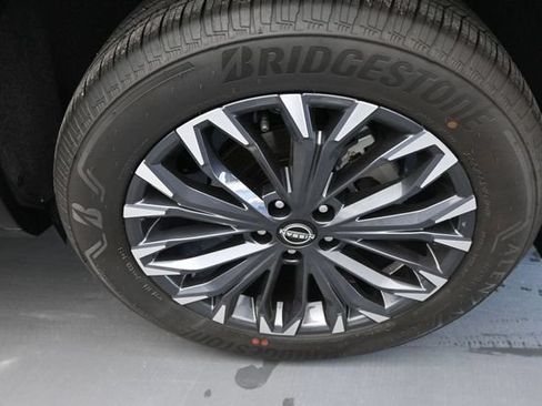 Used 2026 Nissan Rogue Platinum w/ Platinum Premium Package AWD/4WD image 18