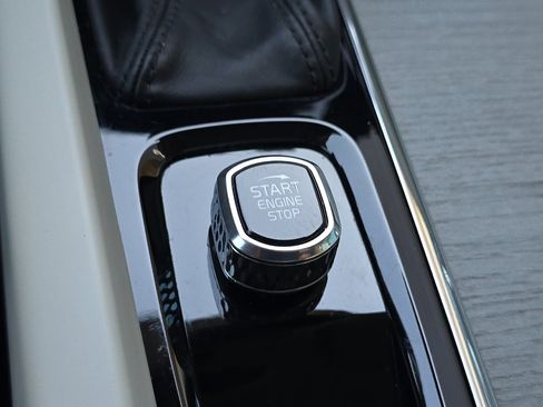 Used 2022 Volvo V60 T5 Cross Country w/ Advanced Package image 23