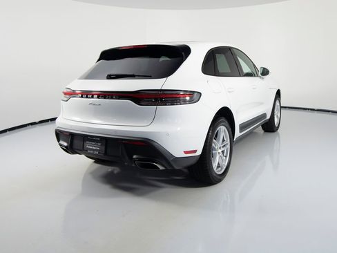 Certified 2025 Porsche Macan AWD/4WD image 10