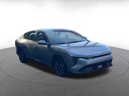 Used 2025 Kia K4 FWD image 3