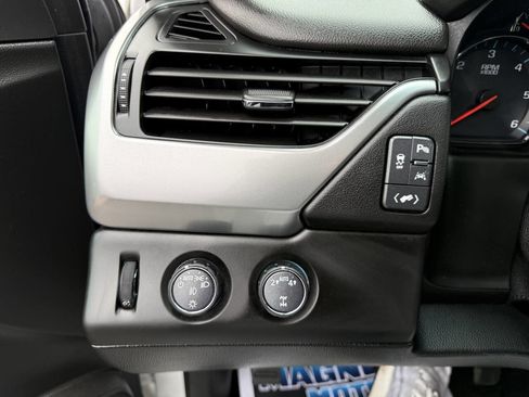 Used 2018 Chevrolet Tahoe LT image 24