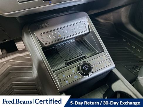 Used 2025 Hyundai Kona Limited image 21