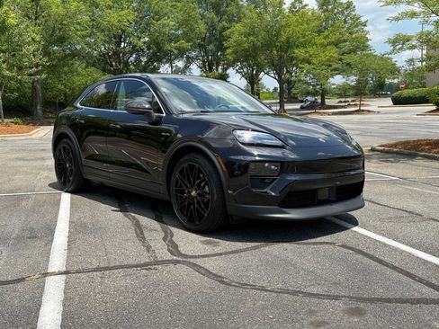 New 2025 Porsche Macan 4S Electric image 7