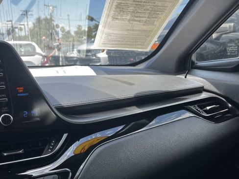 Used 2019 Toyota C-HR LE FWD image 21