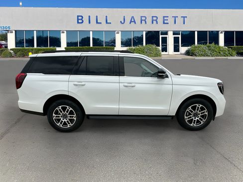 New 2026 Ford Expedition Active RWD image 3