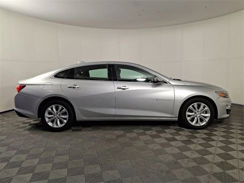 Used 2022 Chevrolet Malibu LT image 10