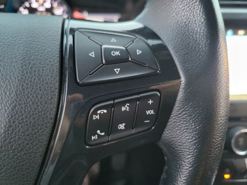 Used 2017 Ford Explorer XLT w/ Equipment Group 202A FWD image 35