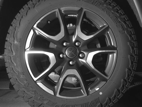 Used 2025 Jeep Compass Trailhawk AWD/4WD image 15