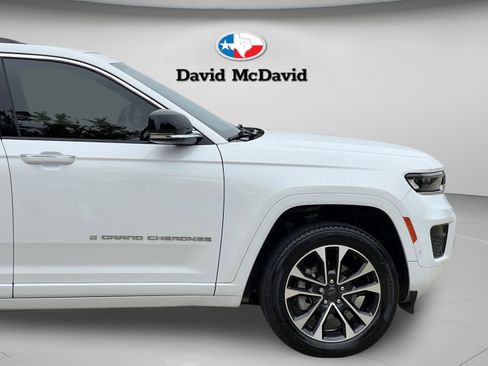 Used 2023 Jeep Grand Cherokee Overland w/ Luxury Tech Group IV AWD/4WD image 35