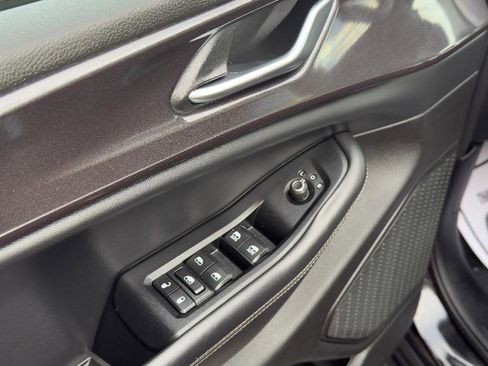 Used 2023 Jeep Grand Cherokee Altitude image 18