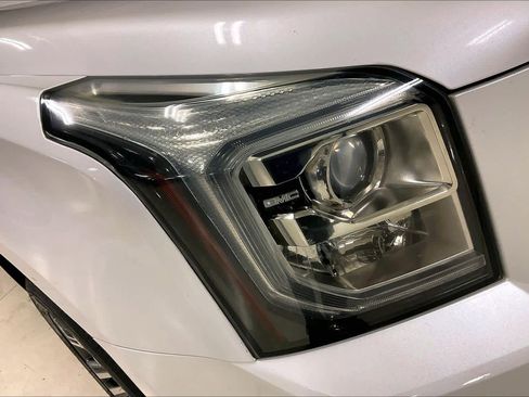 Used 2019 GMC Yukon Denali w/ Denali Ultimate Package image 25