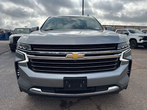 Used 2024 Chevrolet Suburban LT w/ Luxury Package AWD/4WD image 2