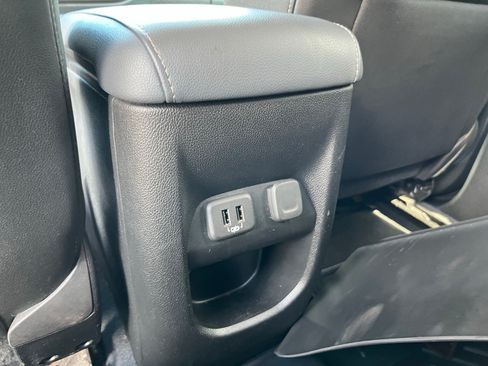 Used 2019 Chevrolet Colorado Z71 AWD/4WD image 18